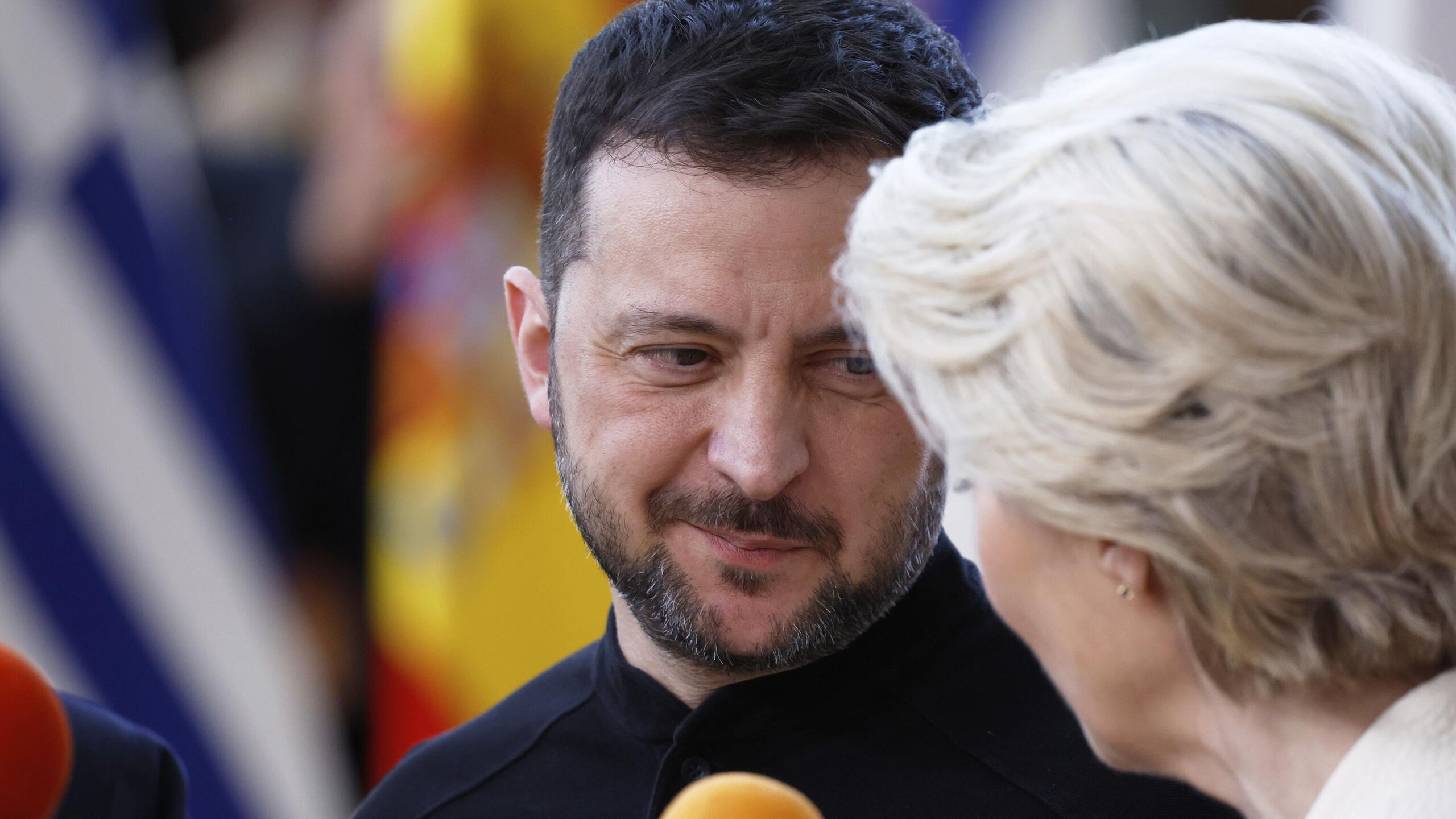 "Порванный чемодан без ручки". В Латвии назвали помощь Украине извращением