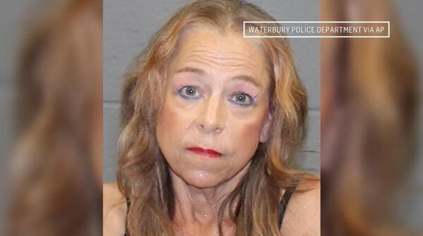 Кимберли Салливан, которая двадцать лет держала взаперти пасынка