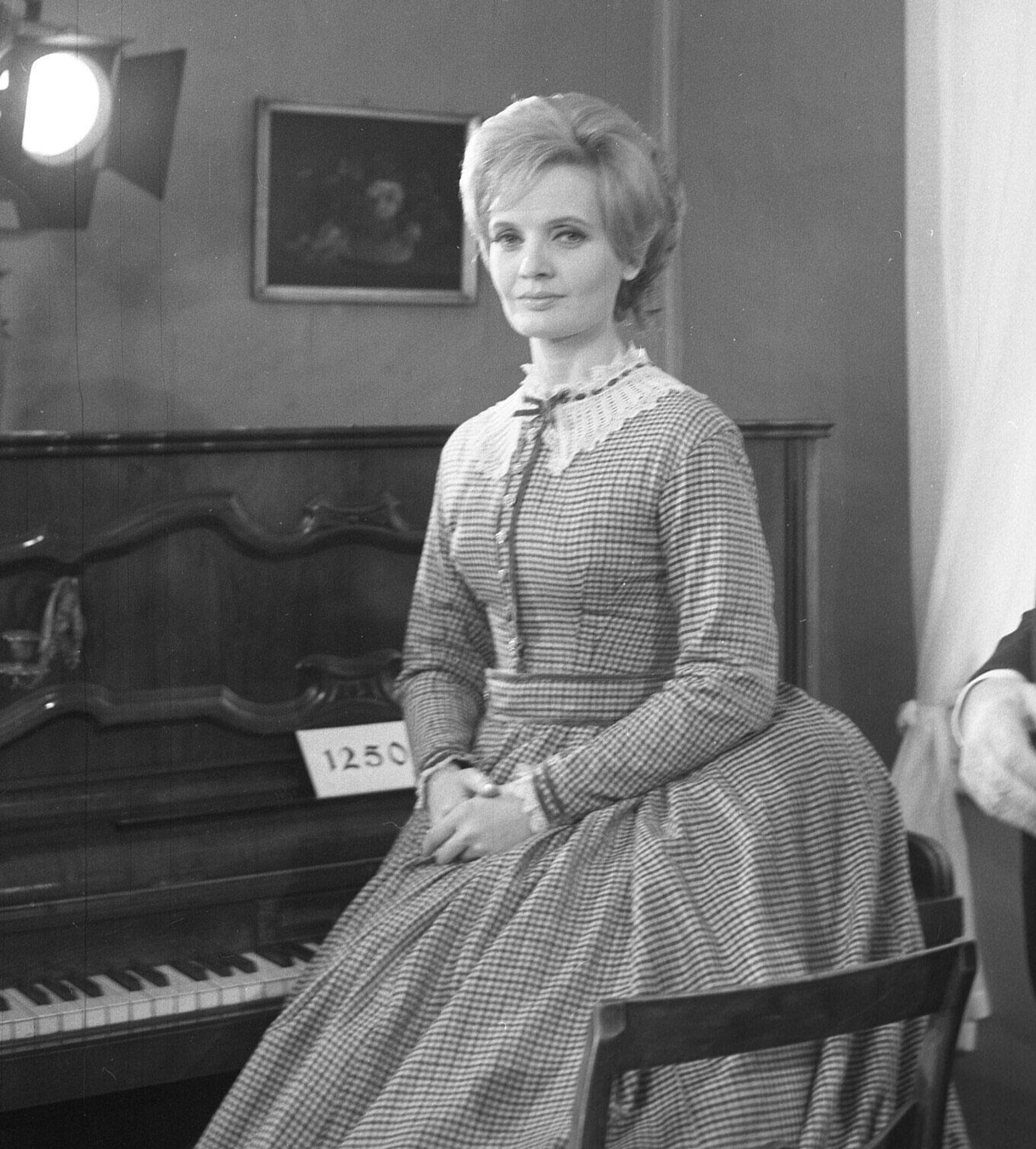 Флоренс Хендерсон на съемочной площадке - ИноСМИ, 1920, 23.04.2025