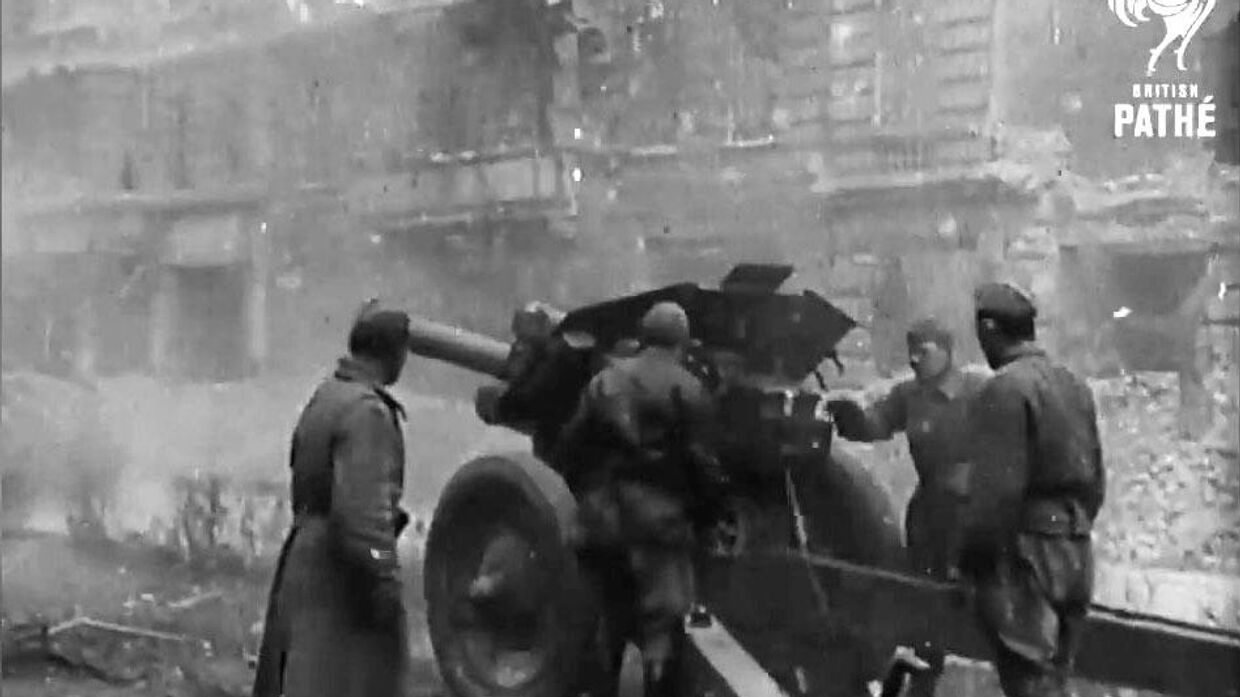 От обороны Москвы в 1941-м до взятия Берлина в 1945-м: архивные кадры военных действий