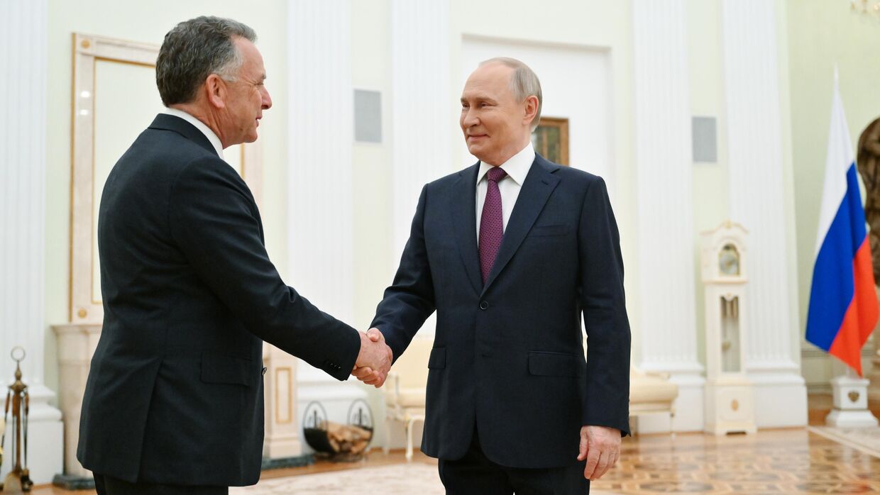 Президент Владимир Путин встретился со спецпосланником президента США Стивеном Уиткоффом