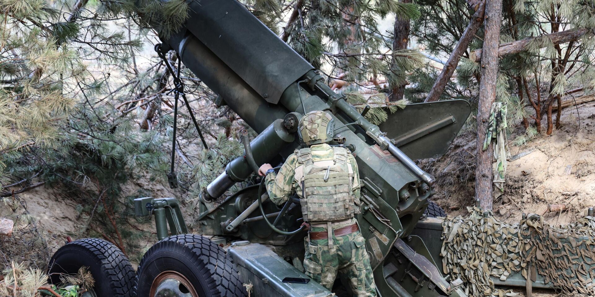 Боевая работа наводчика орудия Гиацинт-Б ВС РФ в Херсонской области - ИноСМИ, 1920, 27.05.2025