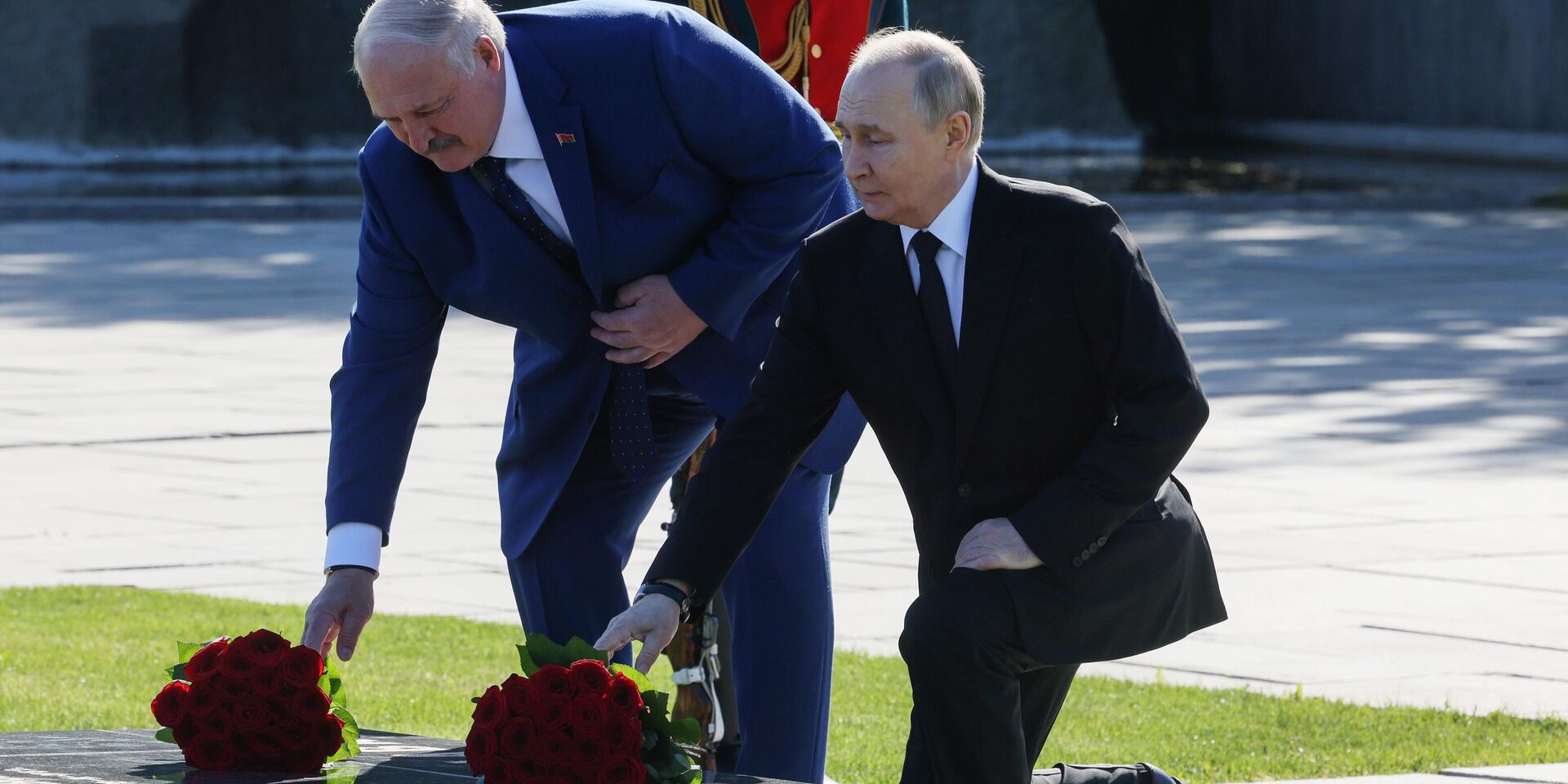 Президенты РФ и Белоруссии Владимир Путин и Александр Лукашенко посетили мемориальный комплекс Героям Сталинградской битвы. 29 апреля 2025 года - ИноСМИ, 1920, 13.05.2025
