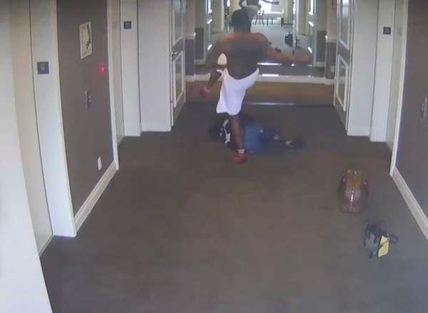 Пи Дидди избивает свою бывшую девушку (фото из интернета)