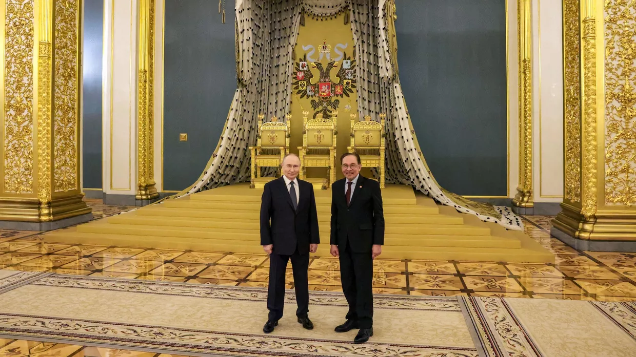 Встреча президента РФ В. Путина и премьер-министра Малайзии А. Ибрагима