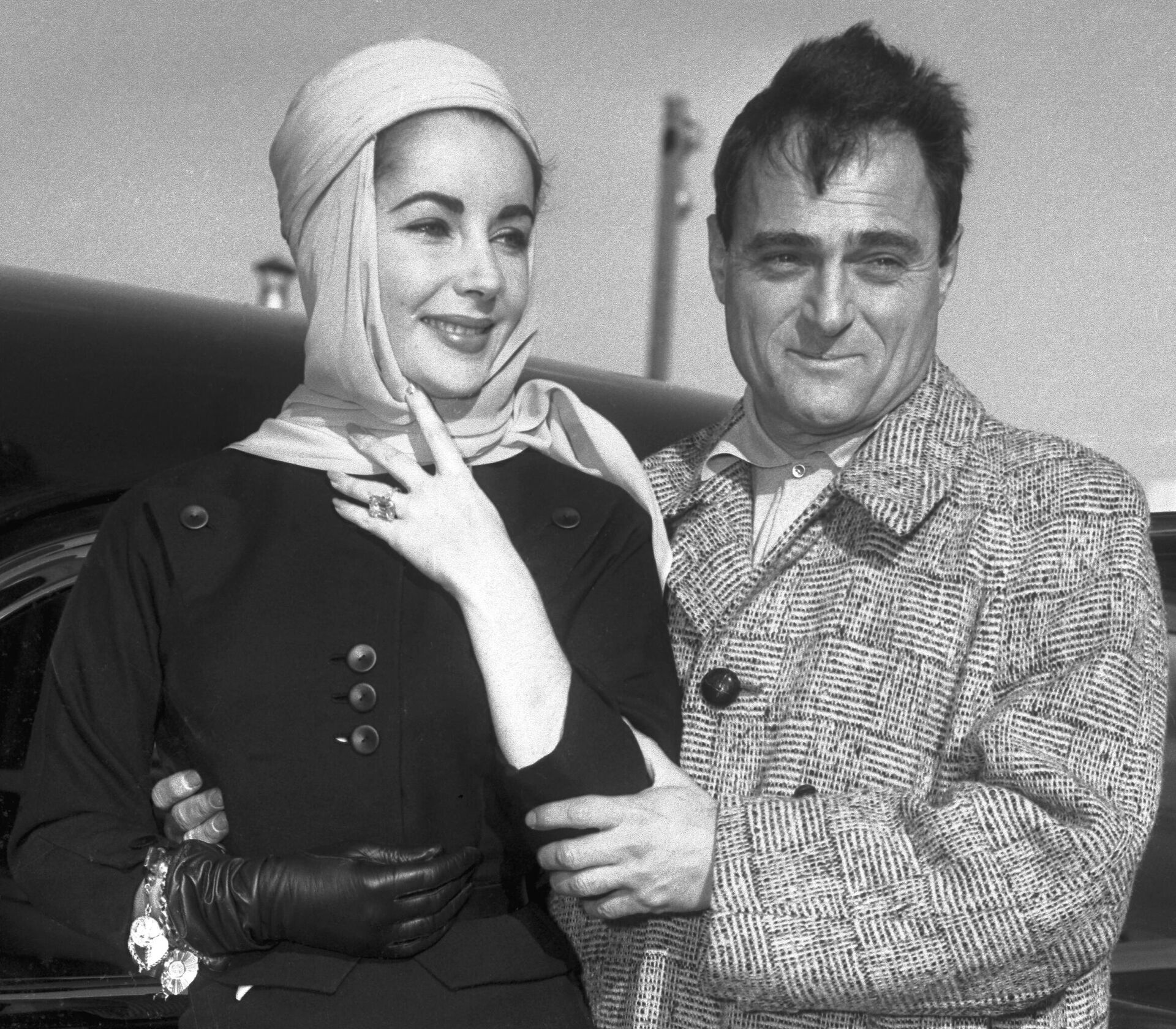 Элизабет Тейлор и ее муж Майк Тодд, 1957 год Элизабет Тейлор и ее муж Майк Тодд, 1957 год - ИноСМИ, 1920, 19.05.2025