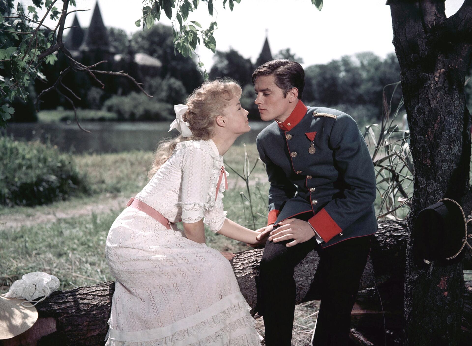 Роми Шнайдер и Ален Делон в фильме Кристина, 1958 год Роми Шнайдер и Ален Делон в фильме Кристина, 1958 год - ИноСМИ, 1920, 22.05.2025