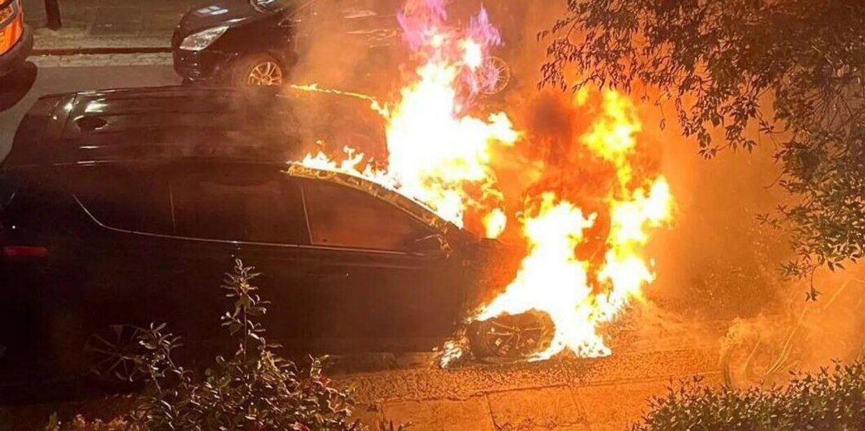 Поджог машины, ранее принадлежавшей премьер-министру Британии Киру Стармеру
