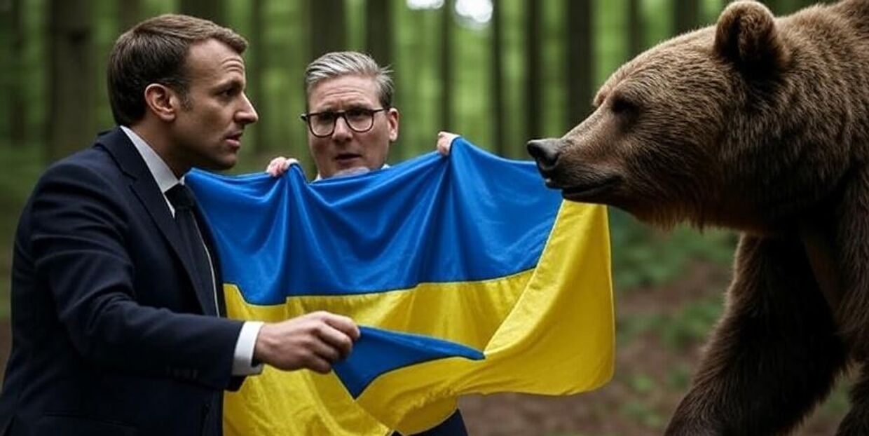 Макрон и Стармер с медведем 