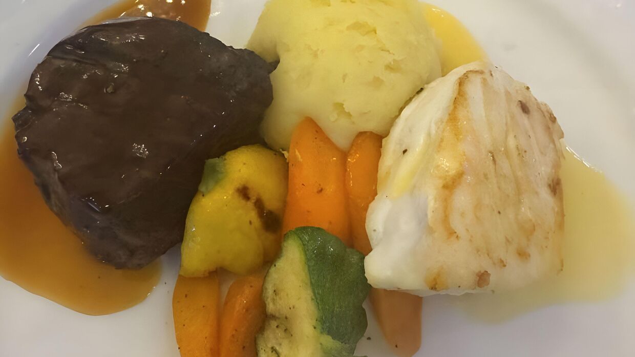 Криптовалютных миллионеров на роскошном гала-вечере у Трампа накормили “едой из самолета”