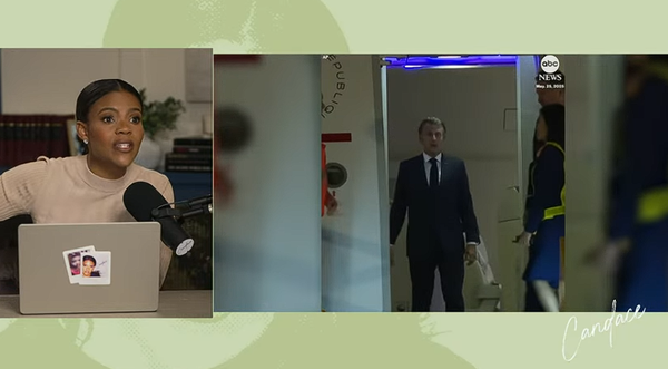 Э.Макрон перед выходом из самолета, кадр из видео Э.Макрон перед выходом из самолета, кадр из видео