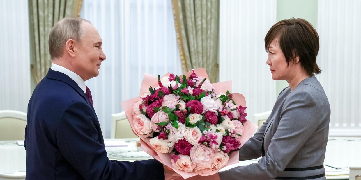 Президент Владимир Путин встретился с вдовой бывшего премьер-министра Японии Синдзо Абэ – Акиэ Абэ