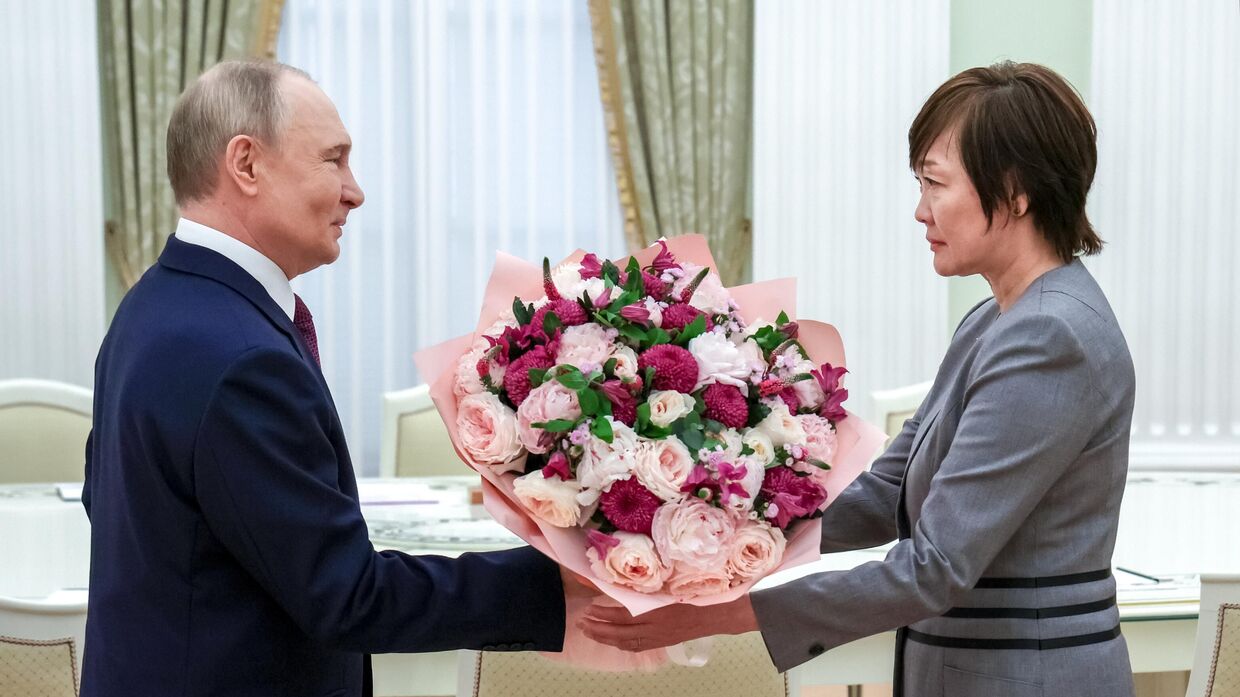 Президент Владимир Путин встретился с вдовой бывшего премьер-министра Японии Синдзо Абэ – Акиэ Абэ