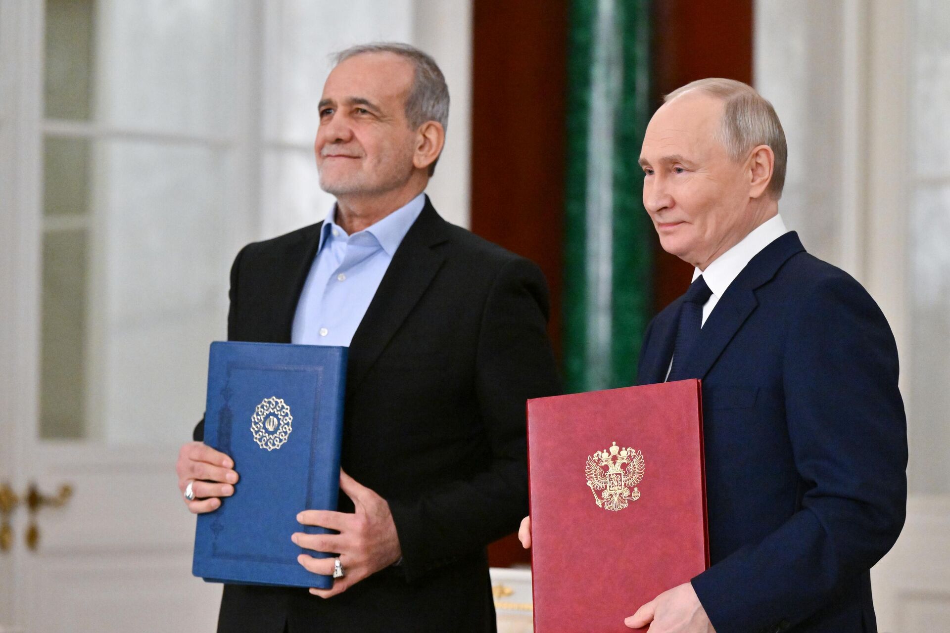 Президент Владимир Путин и президент Ирана Масуд Пезешкиан подписали договор о стратегическом партнерстве - ИноСМИ, 1920, 02.06.2026