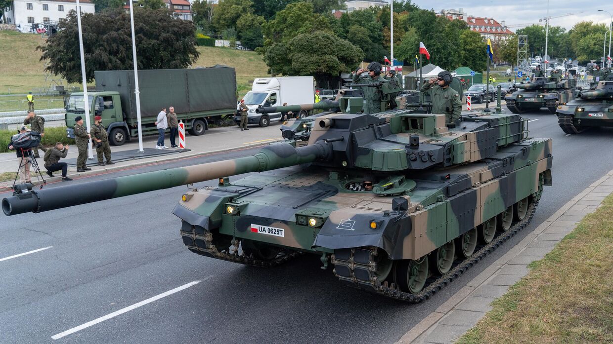 K2 Black Panther  во время генеральной репетиции военного парада, посвященного Дню национальной армии Польши, 11 августа 2024 года. Варшава, Польша.