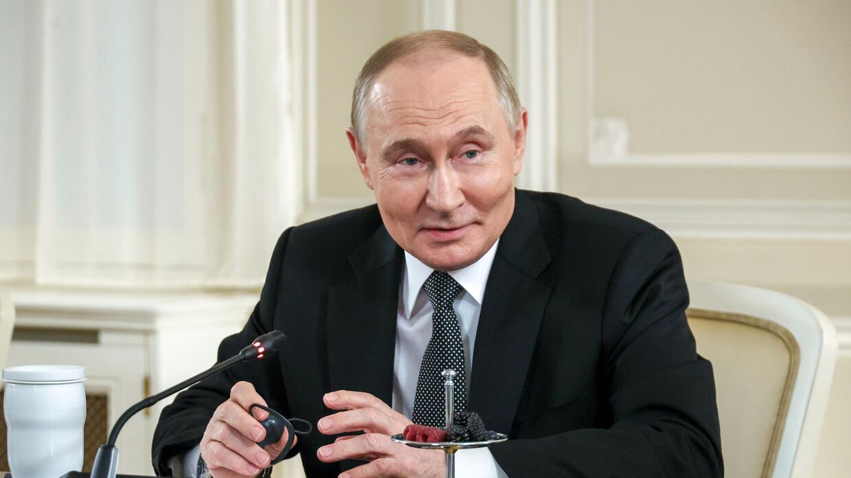 Президент Владимир Путин встретился с руководителями международных информационных агентств