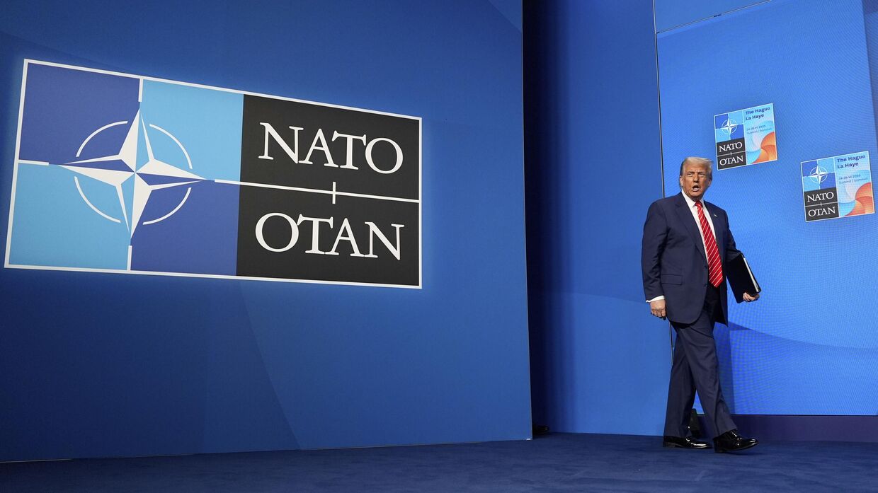 Президент США Дональд Трамп на саммите НАТО
