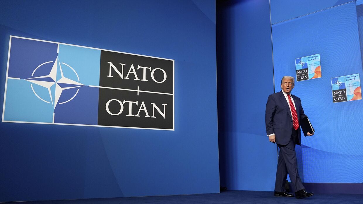 Президент США Дональд Трамп на саммите НАТО