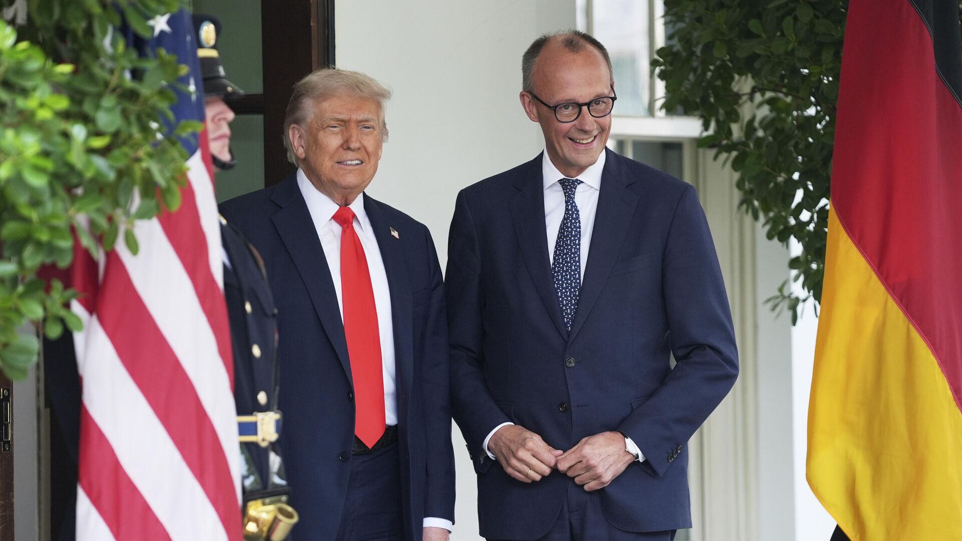 Президент Дональд Трамп приветствует канцлера Германии Фридриха Мерца в Белом доме - ИноСМИ, 1920, 21.07.2025