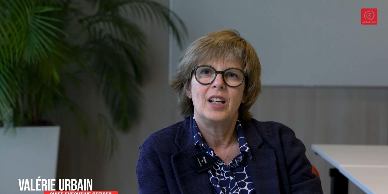Валери Урбен (Valérie Urbain),  главный исполнительный директор Euroclear 