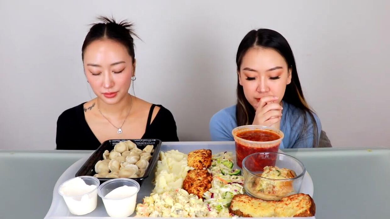 
Режь на куски. Кореянки молились, пробуя русскую еду