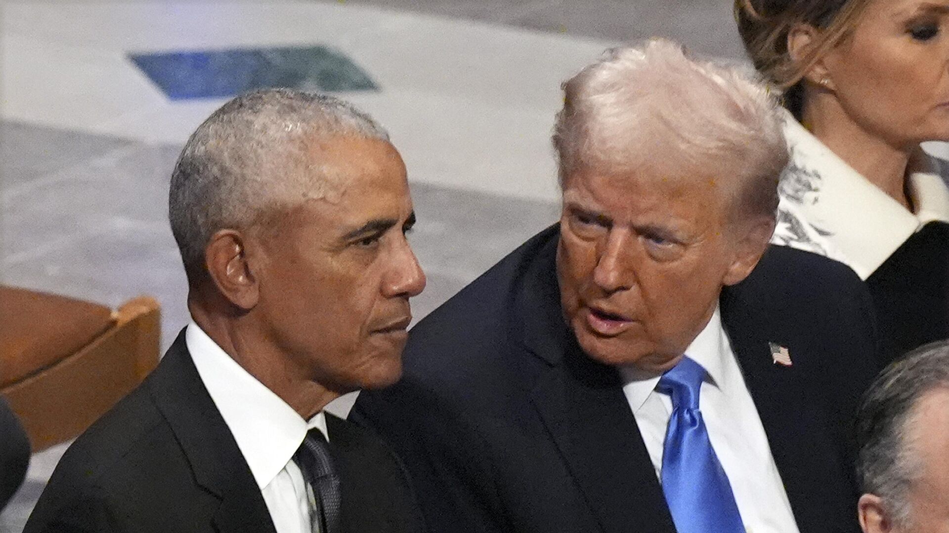 Бывший президент Барак Обама беседует с избранным президентом Дональдом Трампом 9 января 2025 года - ИноСМИ, 1920, 30.07.2025