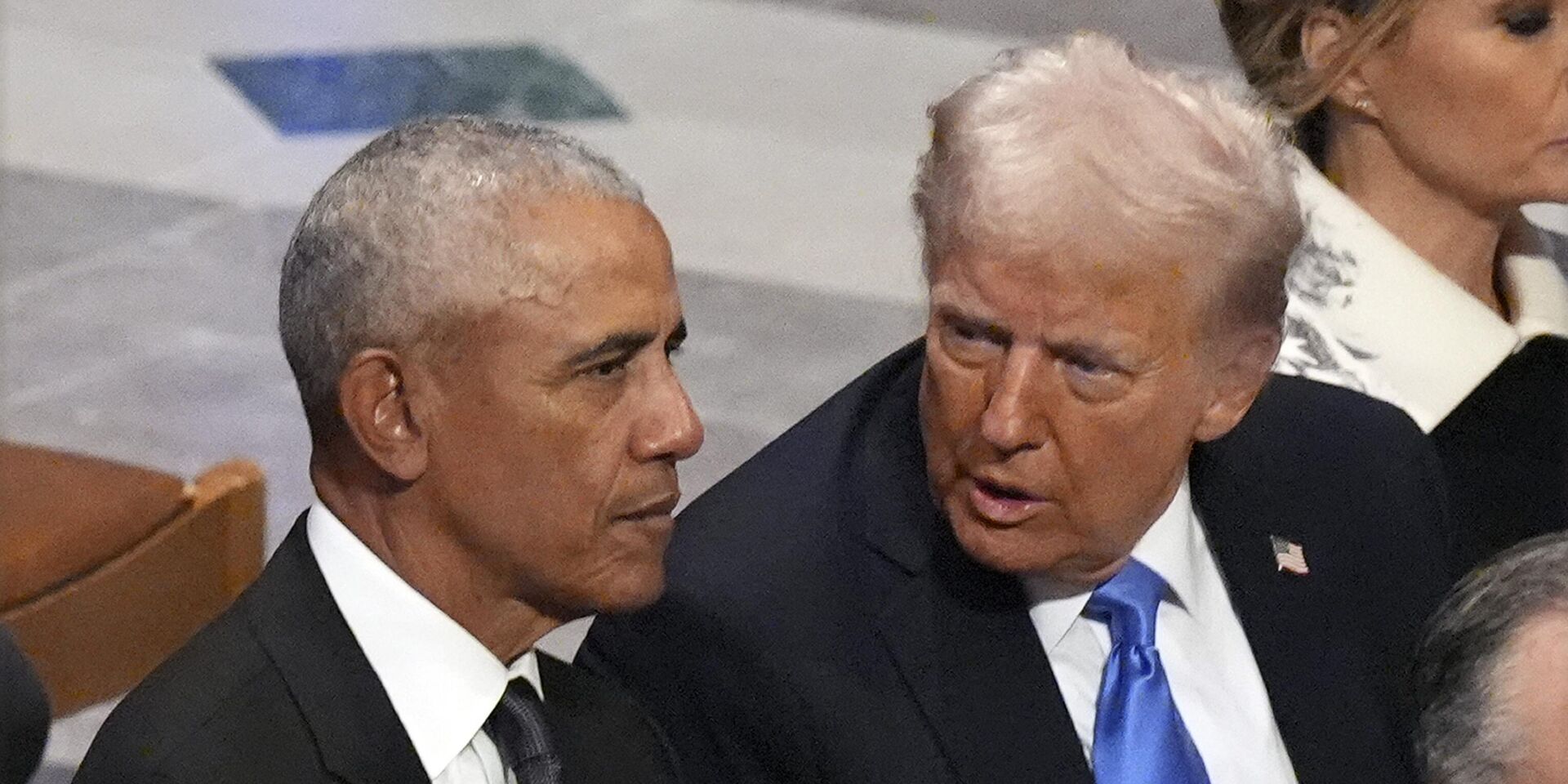 Бывший президент Барак Обама беседует с избранным президентом Дональдом Трампом 9 января 2025 года - ИноСМИ, 1920, 30.07.2025