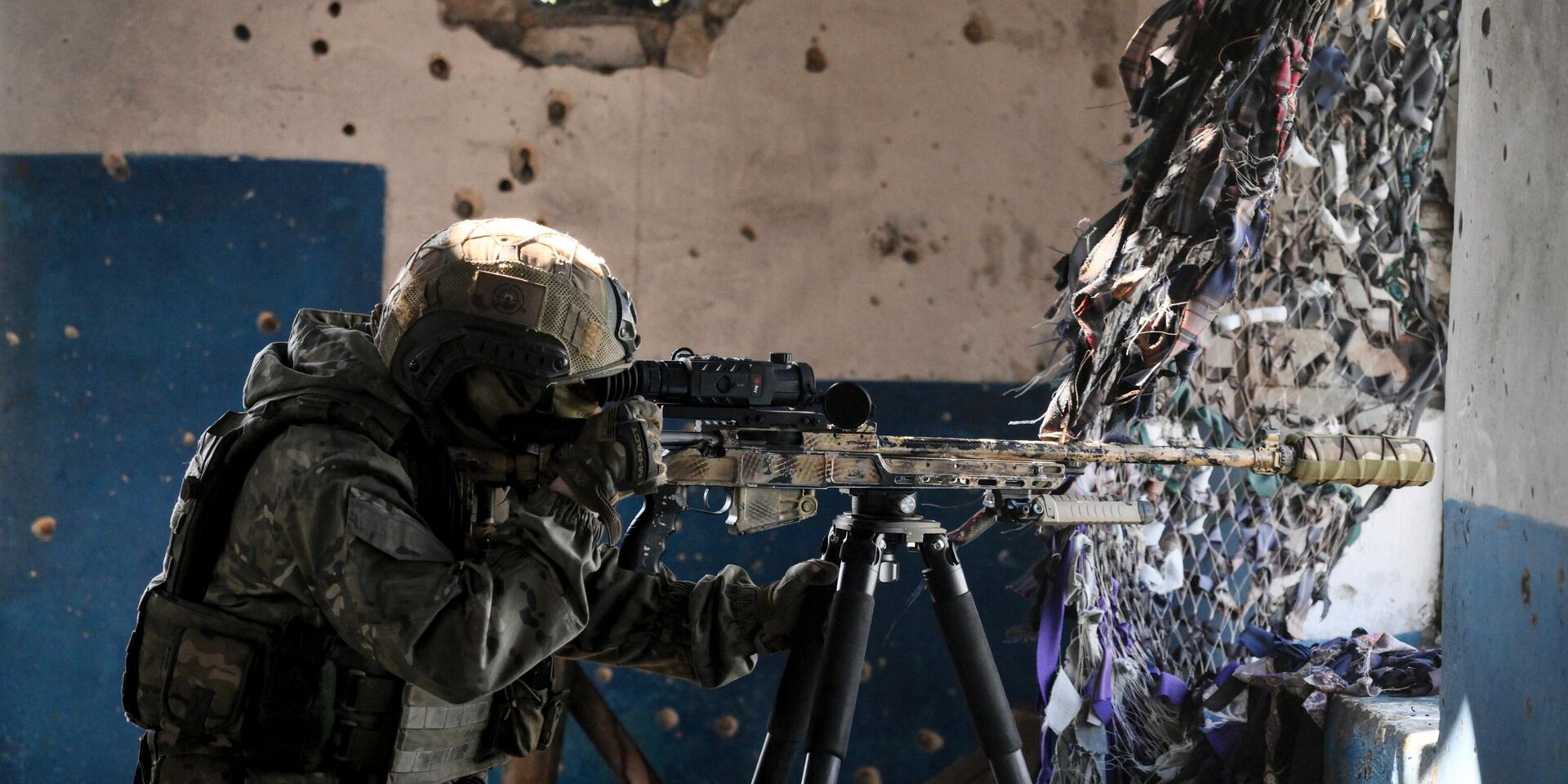 Снайпер группировки войск Центр ВС РФ во время тренировки в боевых условиях на Красноармейском направлении в ДНР - ИноСМИ, 1920, 03.08.2025