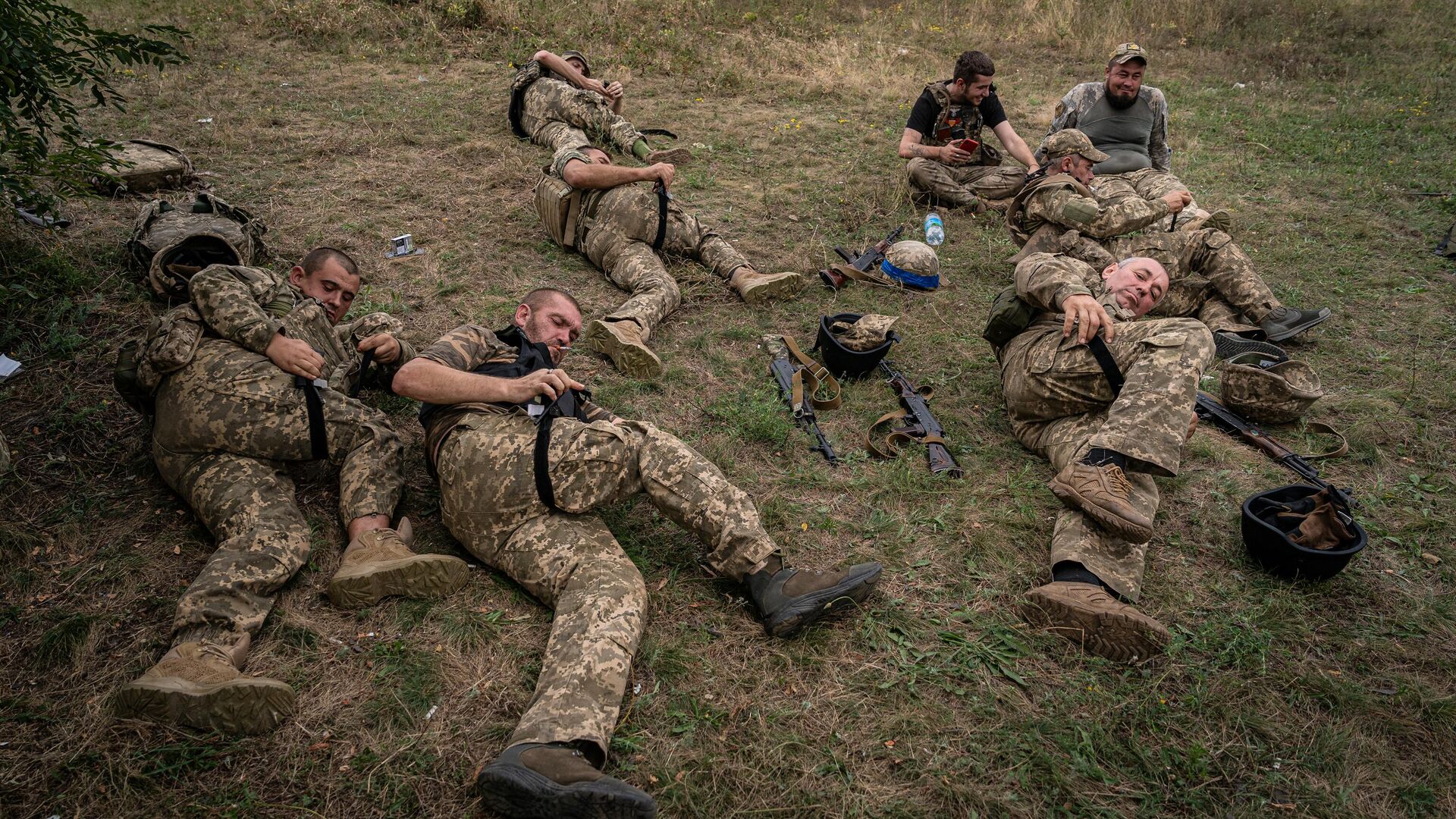 Украинские солдаты практикуются в наложении жгута ,10 августа 2023 года - ИноСМИ, 1920, 05.08.2025
