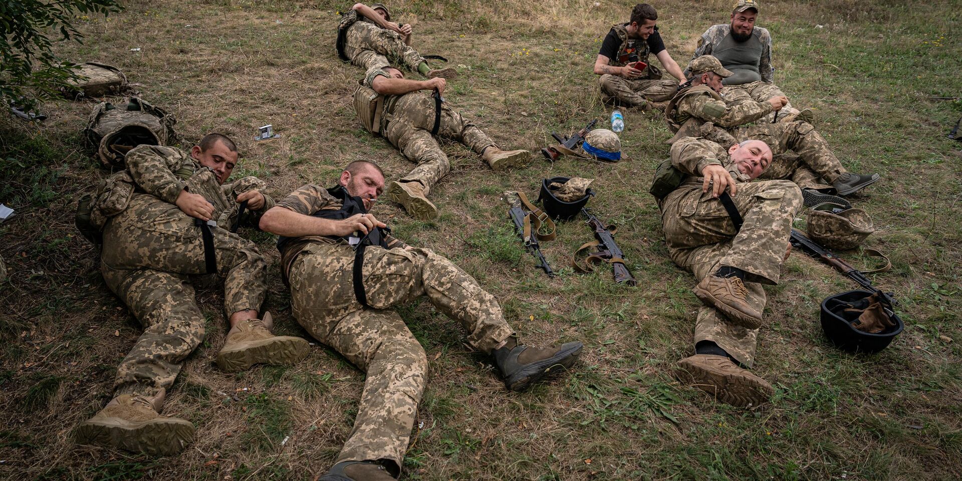 Украинские солдаты практикуются в наложении жгута ,10 августа 2023 года - ИноСМИ, 1920, 05.08.2025