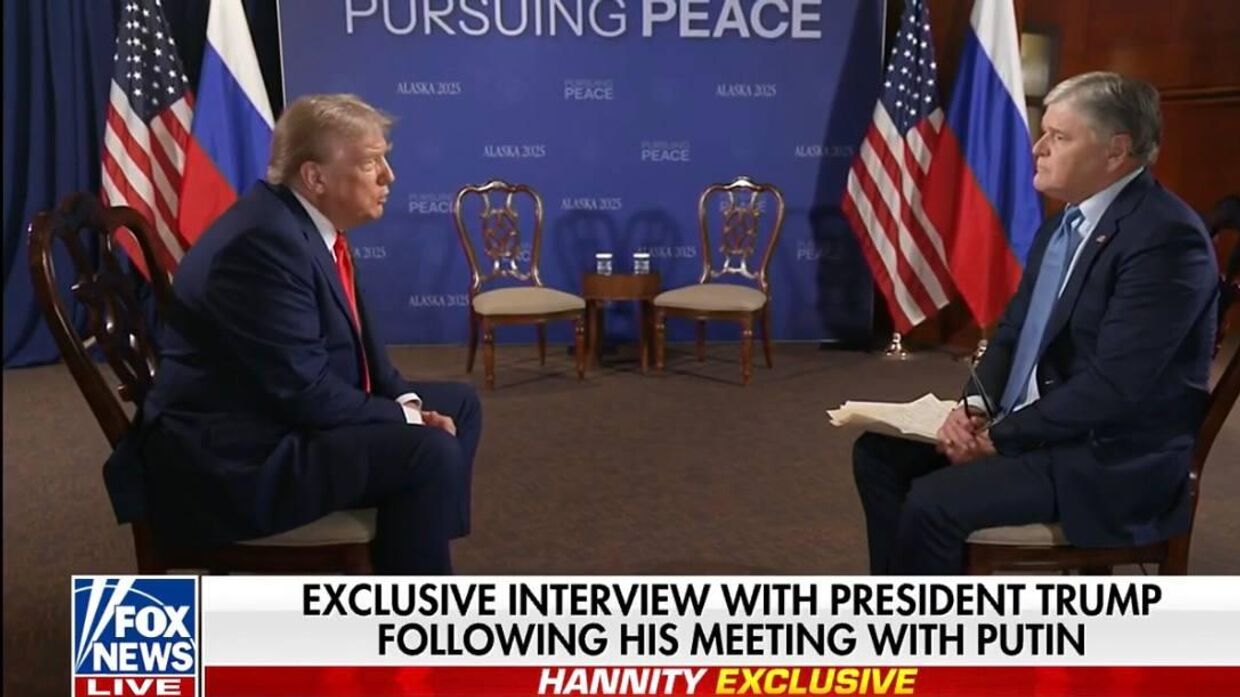 Интервью президента США Дональда Трампа ведущему Fox News Шону Хэннити после саммита с президентом России Владимиром Путиным на Аляске Интервью президента США Дональда Трампа ведущему Fox News Шону Хэннити после саммита с президентом России Владимиром Путиным на Аляске