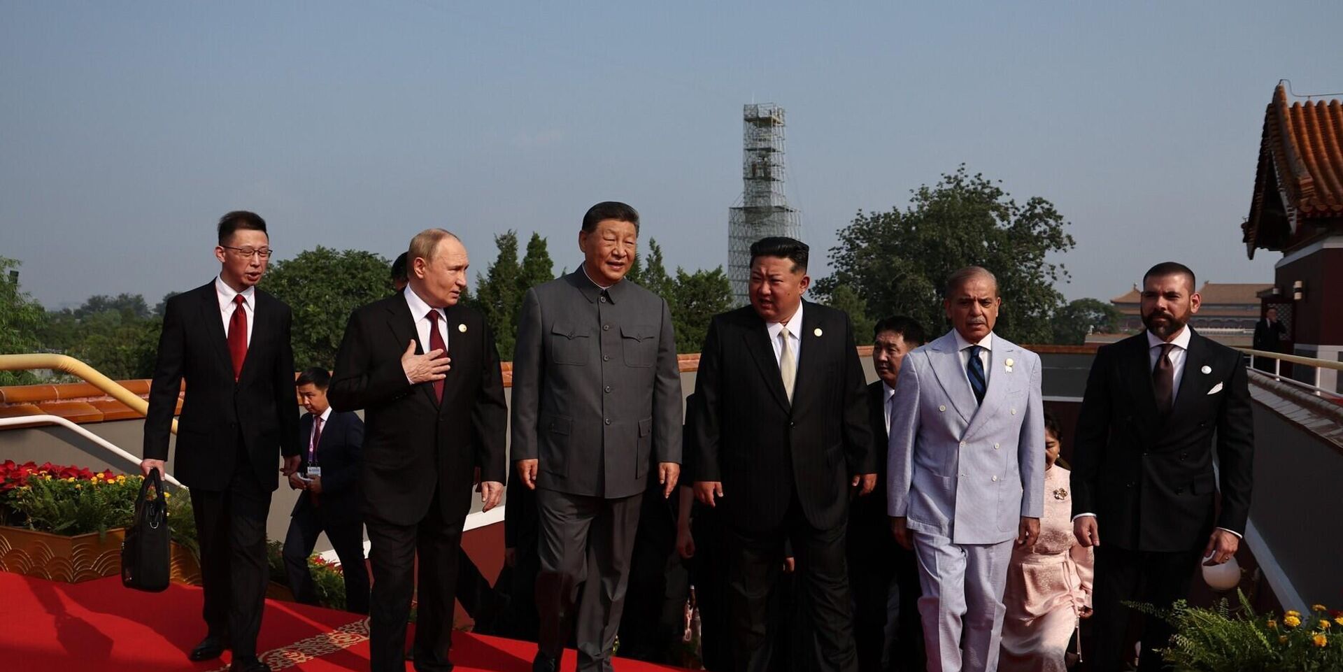 Президент РФ В. Путин и иностранные лидеры на военном параде в честь 80-летия Победы - ИноСМИ, 1920, 03.09.2025