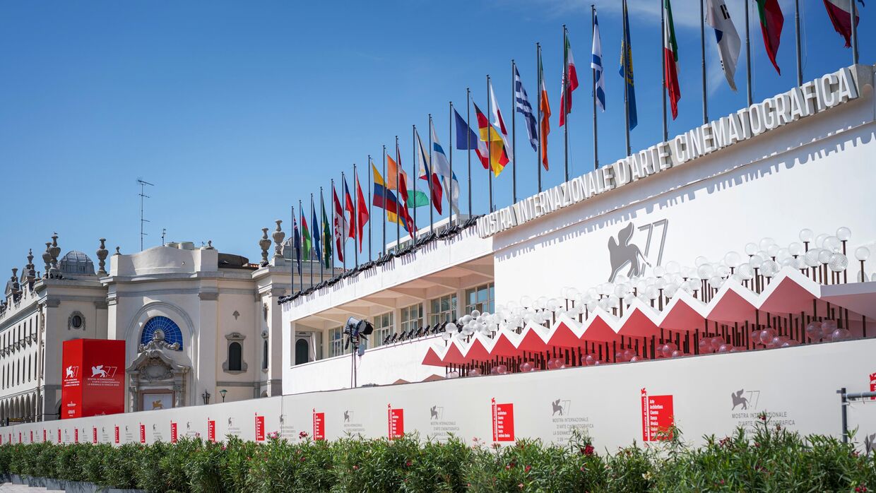 Фотоколл с участием создателей фильма Китобой