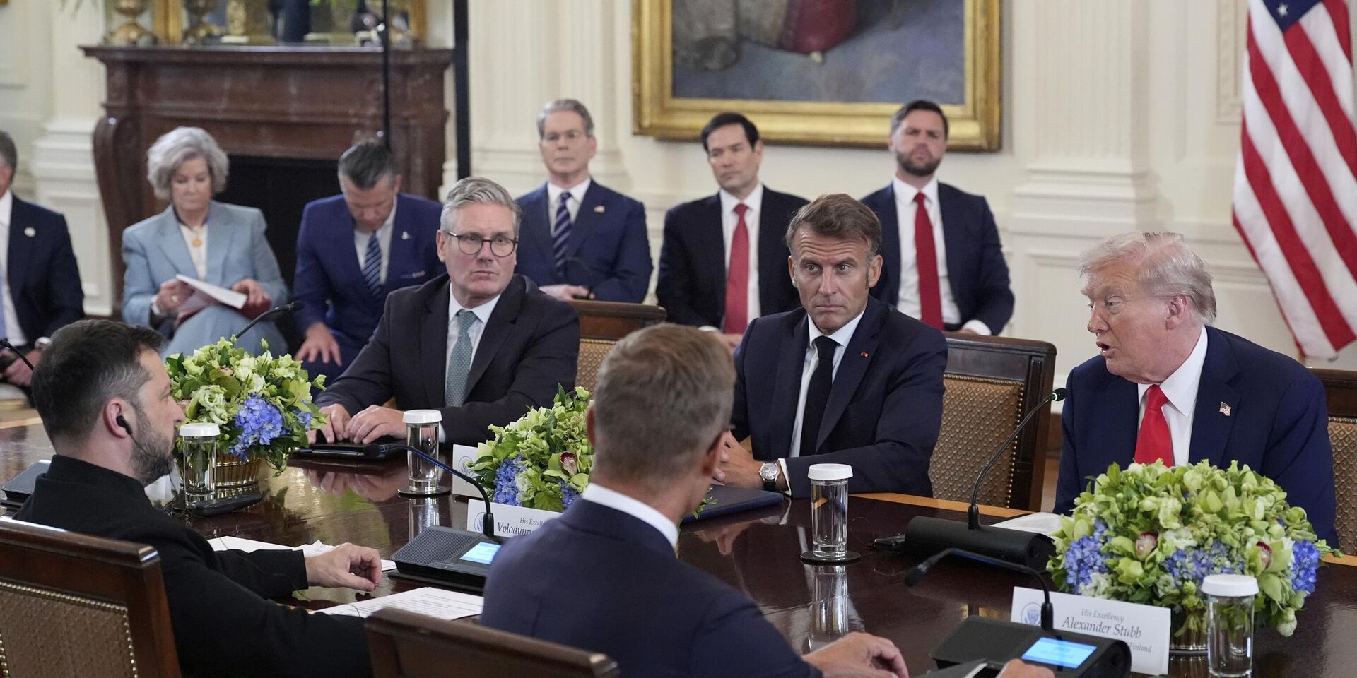 Президент Дональд Трамп во время встречи с европейскими лидерами в Восточном зале Белого дома 18 августа 2025 года - ИноСМИ, 1920, 04.09.2025