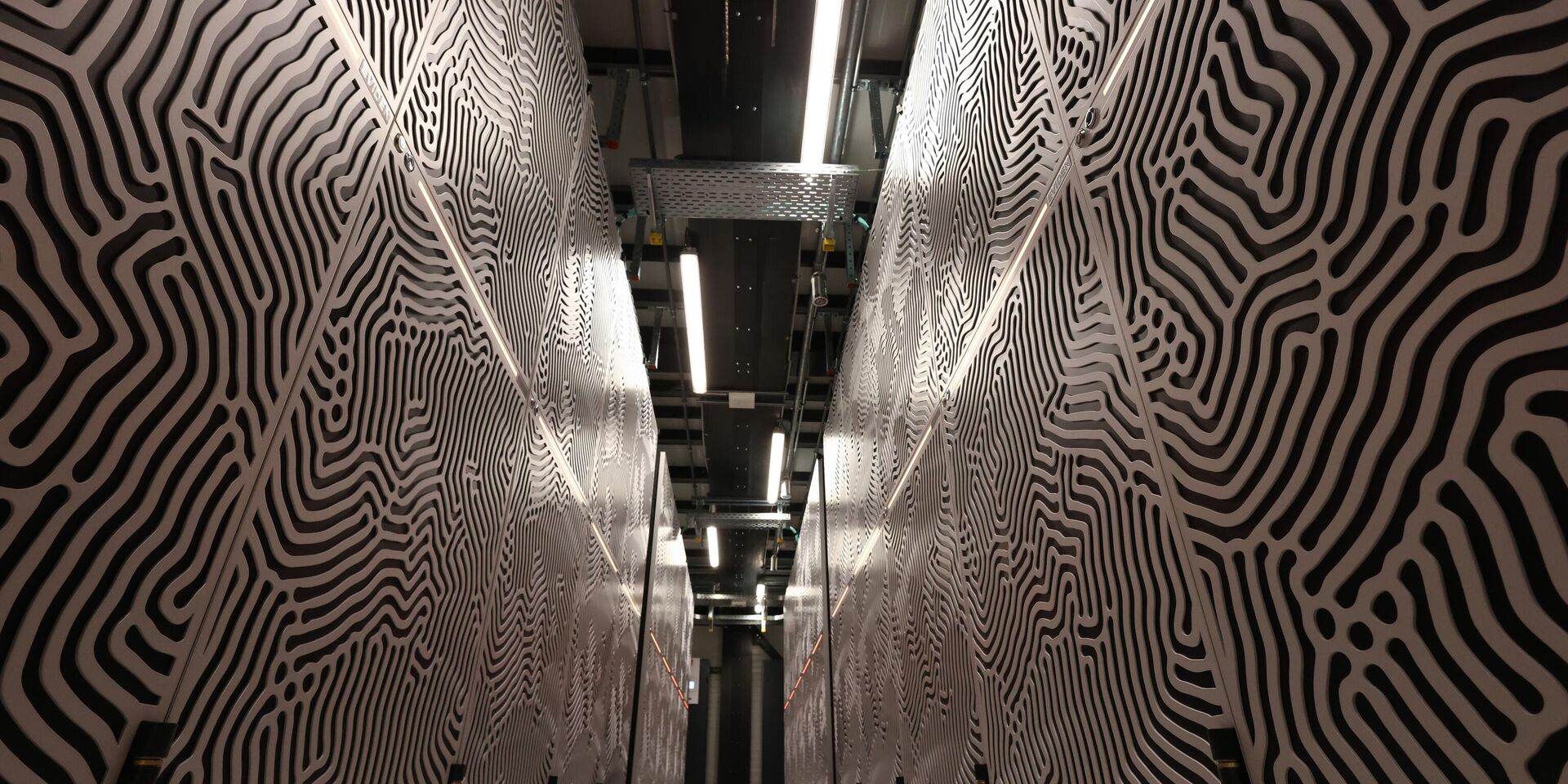 Модуль первого европейского суперкомпьютера с эксафлопсной производительностью. JUPITER - первый европейский суперкомпьютер exascale-класса, введенный в эксплуатацию - ИноСМИ, 1920, 07.09.2025