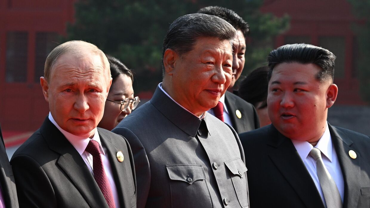 Главы иностранных делегаций перед парадом в Пекине