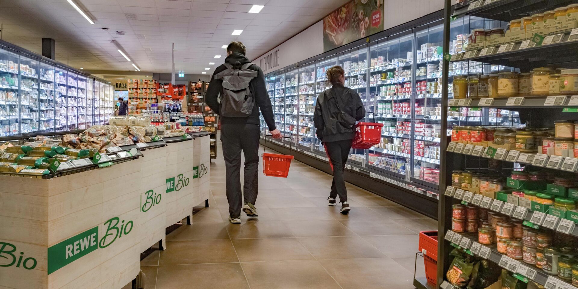 Посетители супермаркета в Гамбурге - ИноСМИ, 1920, 10.09.2025