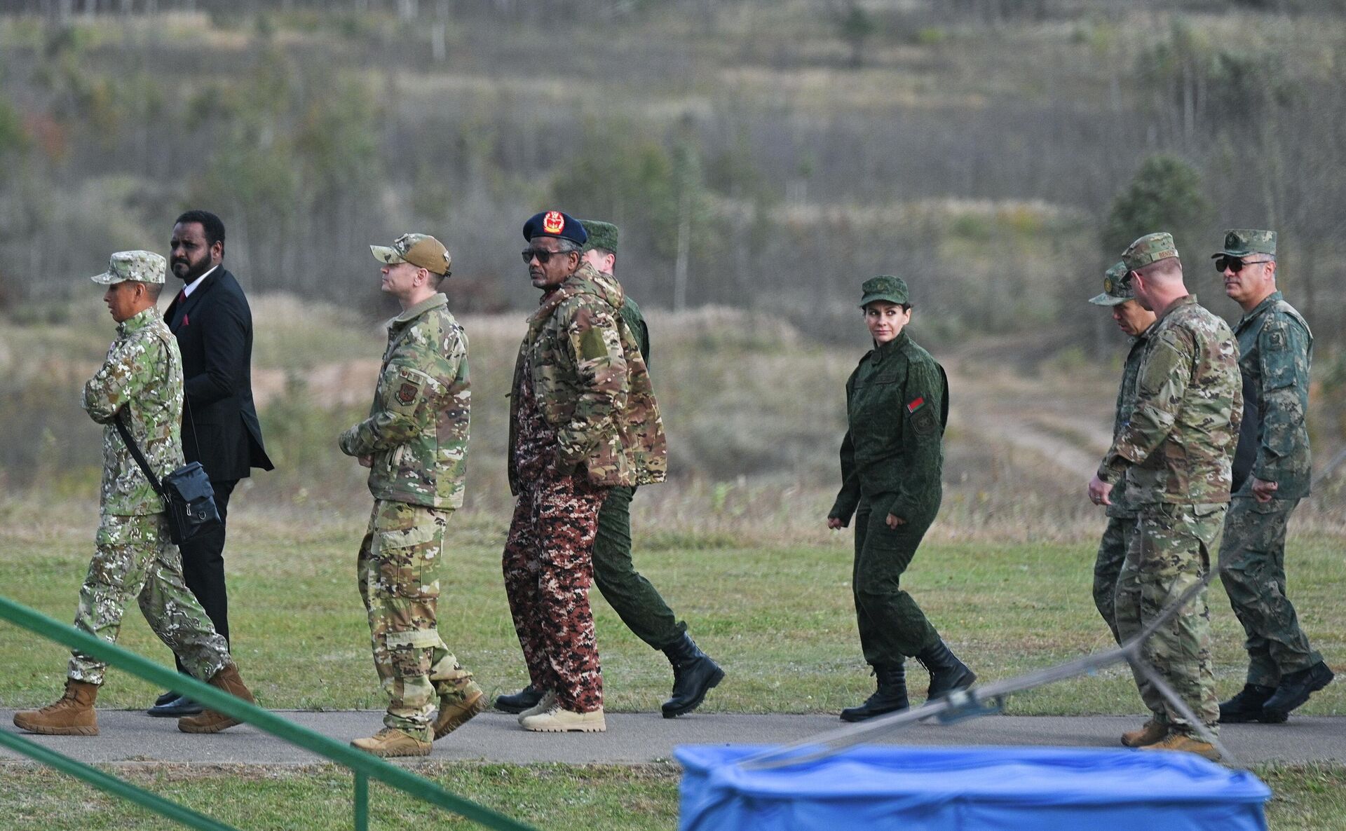 Иностранные наблюдатели во время совместных стратегических учений вооруженных сил России и Белоруссии Запад-2025  на полигоне Борисовский в Минской области - ИноСМИ, 1920, 16.09.2025