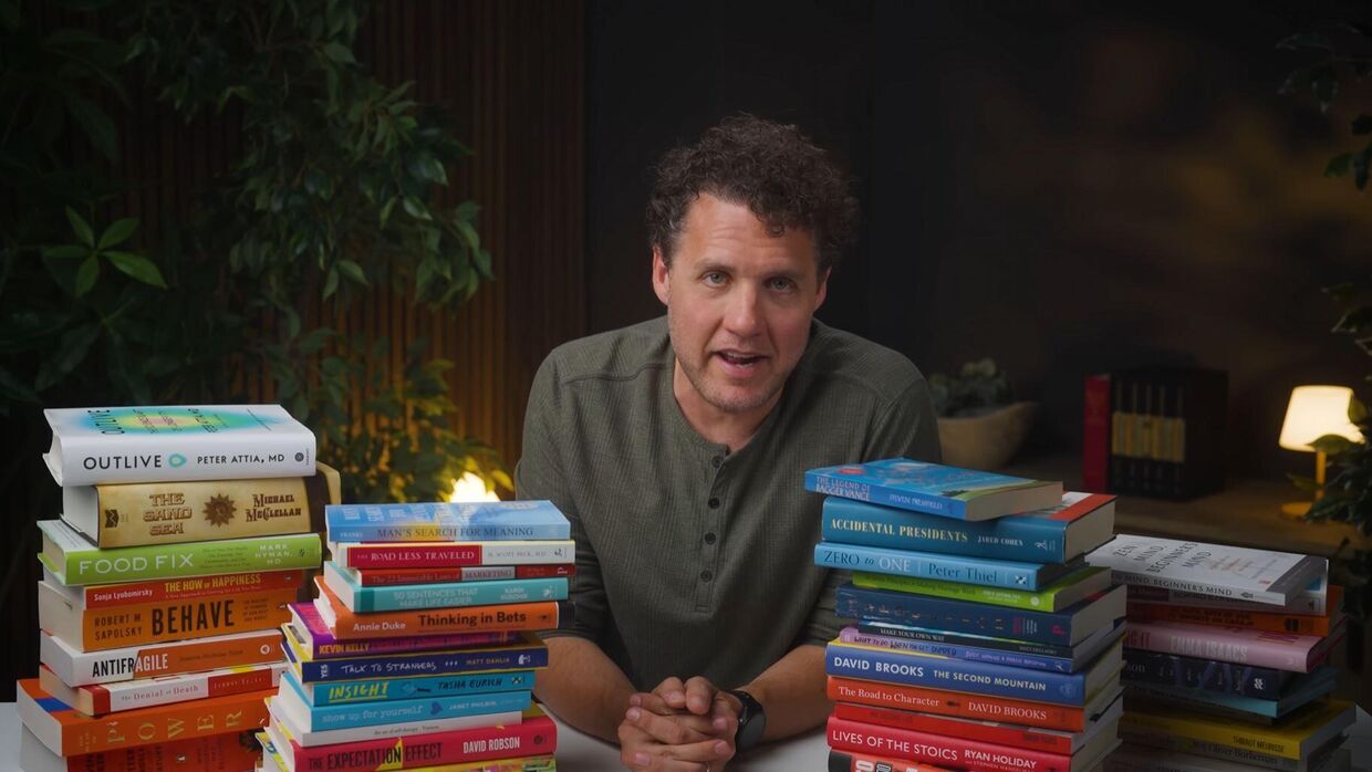 Писатель честно объяснил, почему бросил читать книги ради видео с котиками