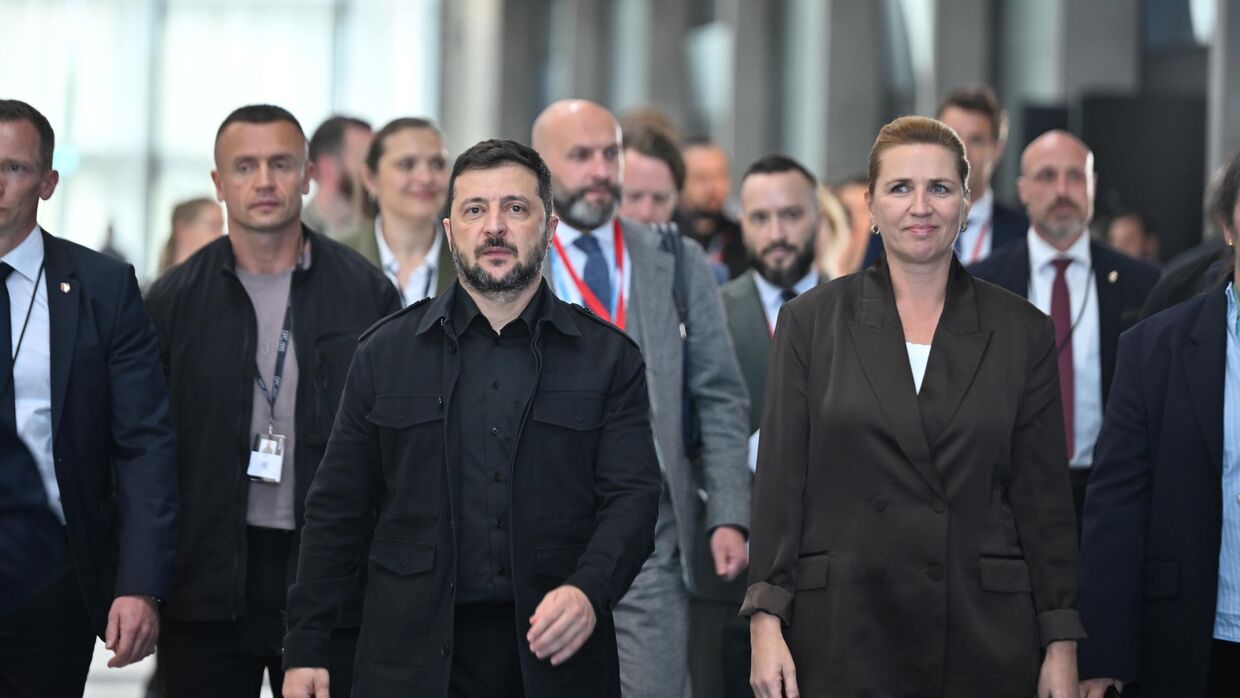 Владимир Зеленский и премьер-министр Дании Метте Фредериксен в Копенгагене 2 октября 2025 года