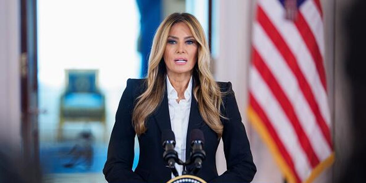 Первая леди США Мелания Трамп во время выступления в Белом Доме