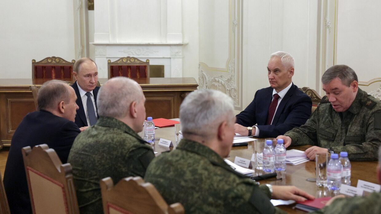 Рабочая поездка президента Владимира Путина в Санкт-Петербург