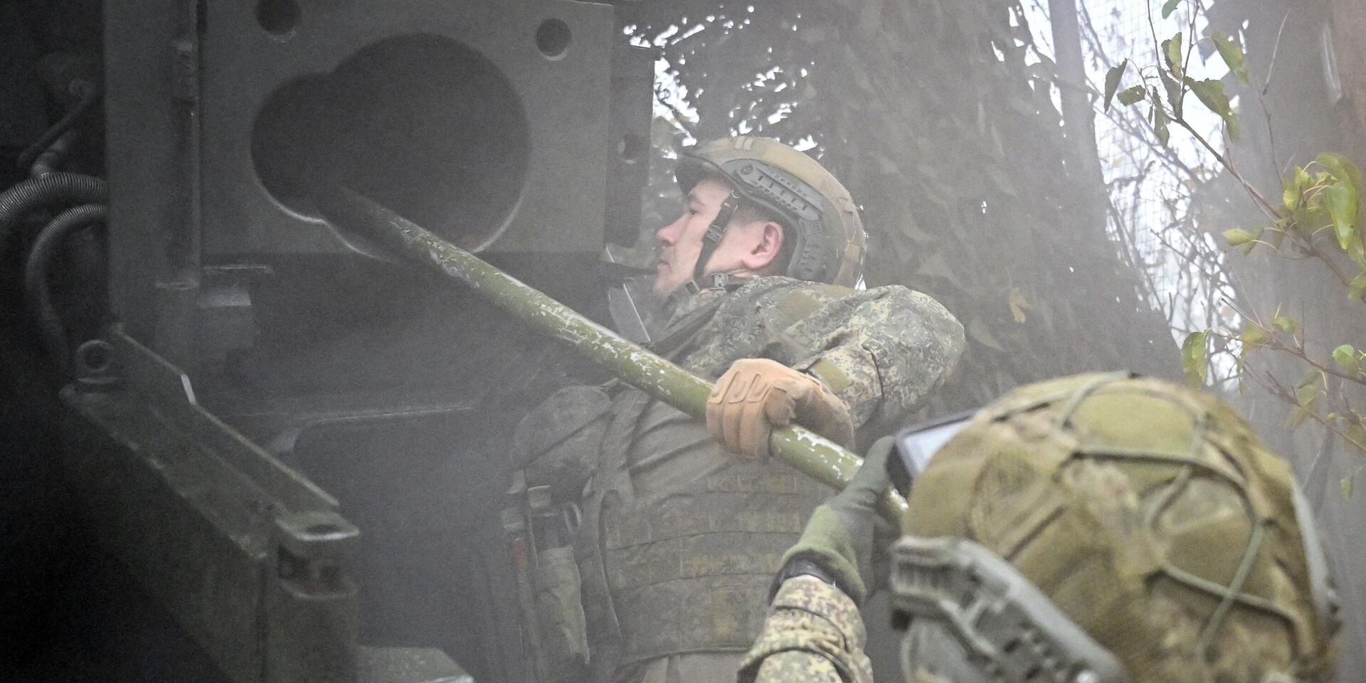 Боевая работа расчета пушки 2С5 Гиацинт-С группировки войск Центр в зоне СВО - ИноСМИ, 1920, 22.10.2025