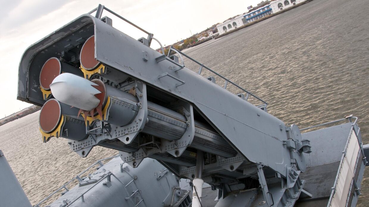 Крылатая ракета Томагавк  на американском военном корабле Нью-Джерси