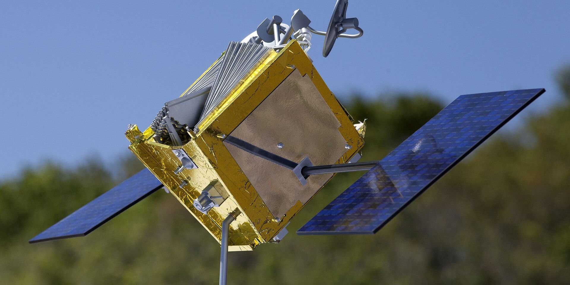 Модель спутника OneWeb - ИноСМИ, 1920, 16.10.2025