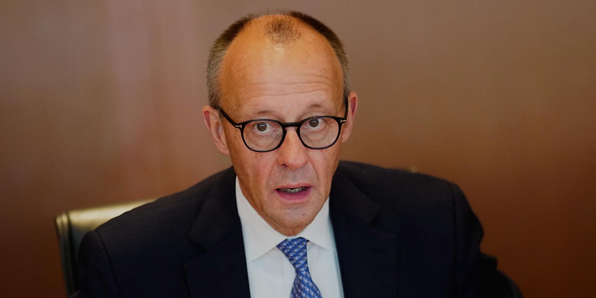 Безответственно ли поступает правительство Мерца? Газохранилища Германии опустели до минимума за многие годы