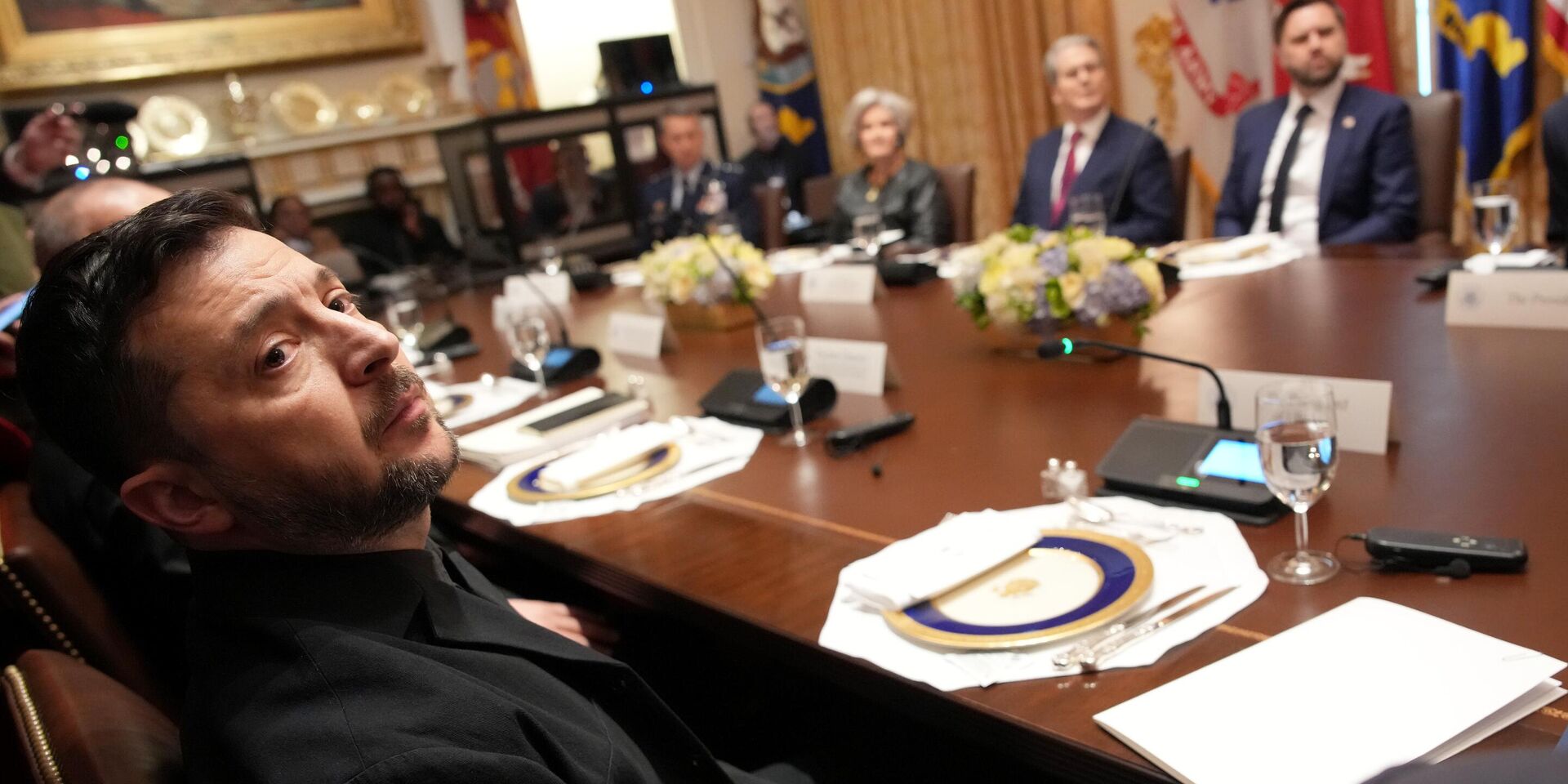 Владимир Зеленский на встрече с Дональдом Трампом в Белом доме - ИноСМИ, 1920, 18.10.2025