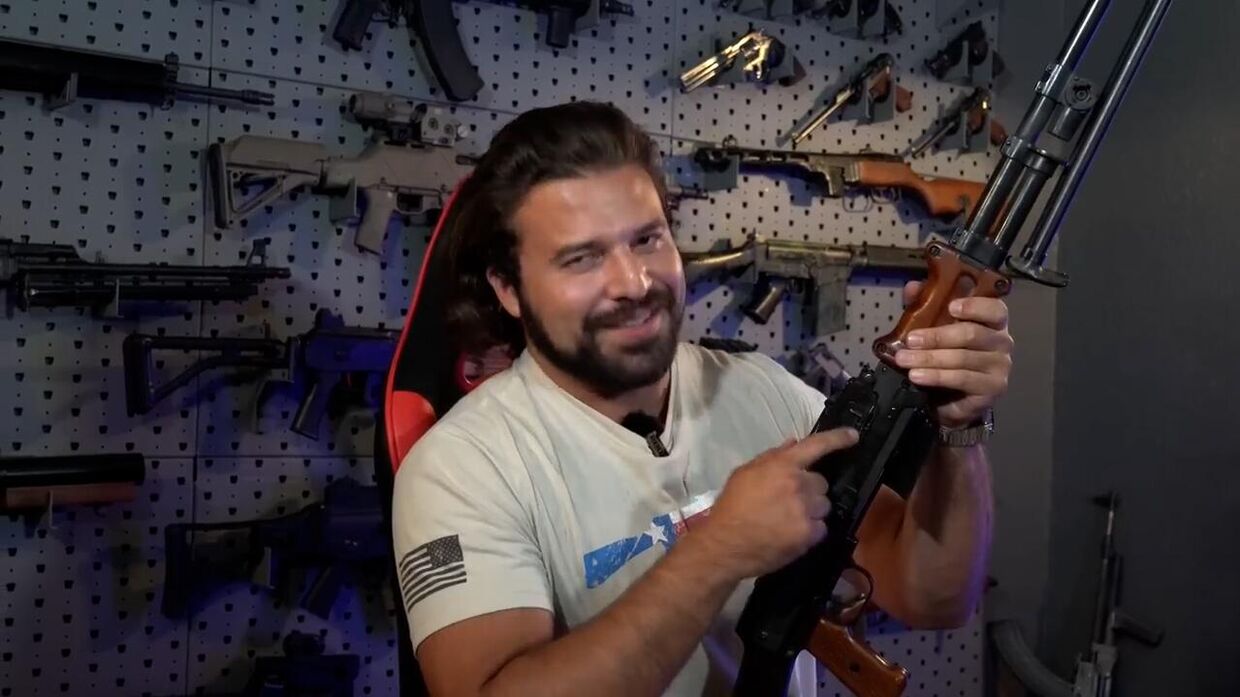 Оружие не взорвалось. Американец удивлен надежностью советского пулемета