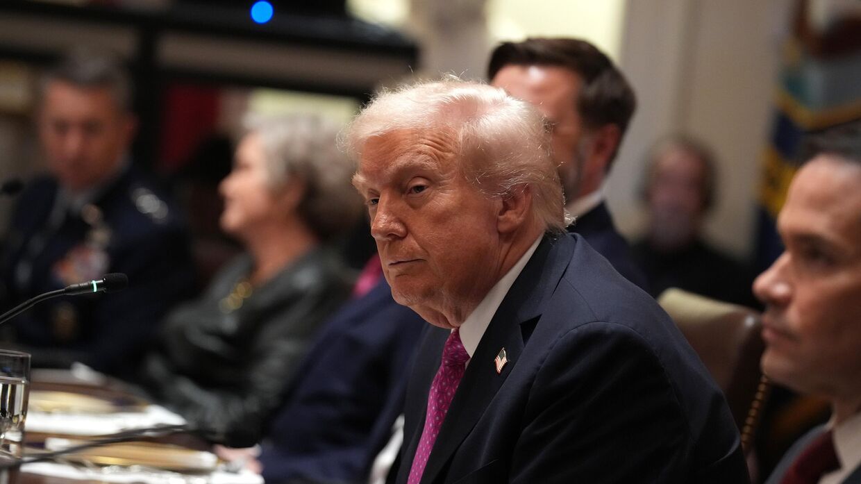 Президент США Дональд Трамп на встрече с Владимиром Зеленским в Белом доме 17 октября 2025 г.