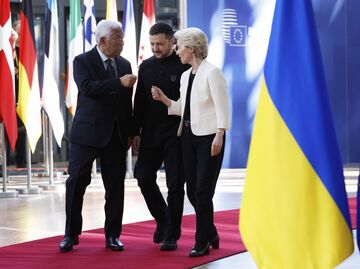 Президент Европейского совета Антонио Коста, Владимир Зеленский и председатель Европейской комиссии Урсула фон дер Ляйен 